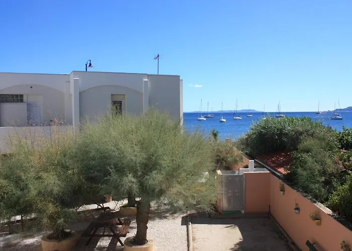 Апарт-отель Les Stoechades