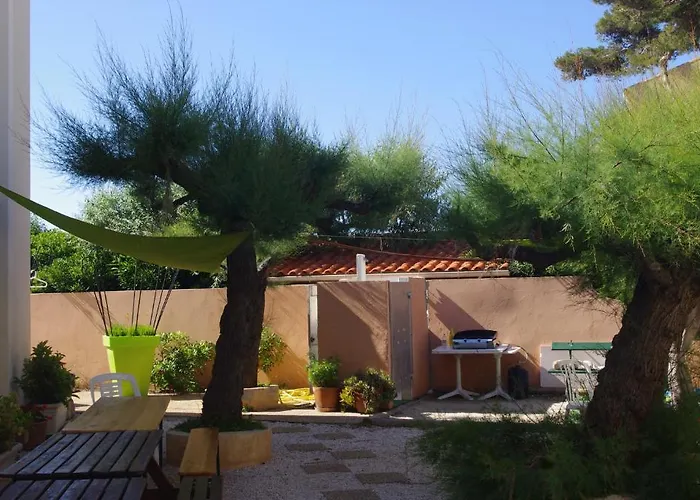 Les Stoechades Aparthotel