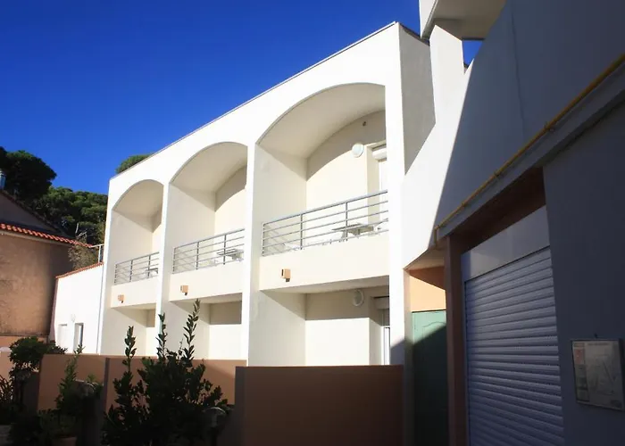 Aparthotel Les Stoechades 2*